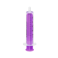 Une seringue jetable violette B.Braun Exadoral® destinée à l'administration par voie orale de médicaments et de liquides, en plastique, dotée de graduations de 1 à 10 millilitres et d'un capuchon de protection transparent, idéale pour une administration orale précise, équipée de la technologie de B. Braun Allemagne GmbH & Co. KG .