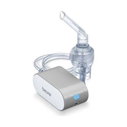 Der Auslaufartikel: Beurer kleiner Inhalator IH 58 von der Beurer GmbH ist ein tragbarer Vernebler mit transparenter Maske, Schlauch, kompakter weiß-grauer Basis und USB-Ladestation - perfekt für das Management von Asthma oder Atemwegserkrankungen.