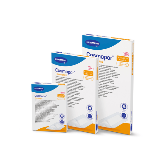 Tre confezioni della medicazione trasparente sterile Cosmopor della Paul Hartmann AG, disponibili in diverse misure, vengono presentate con un marchio di colore blu e arancione. Ciascuna confezione si contraddistingue per caratteristiche quali la traspirabilità e il comfort offerti da una medicazione impermeabile, che garantisce un’eccellente protezione dall’acqua.