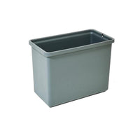 Le seau Di Protect 7L gris (1 pièce) de Diversey Deutschland GmbH & Co. OHG est un seau rectangulaire en plastique gris clair aux parois lisses et légèrement effilées, idéal pour un usage professionnel. Photographié sur un fond blanc uni.