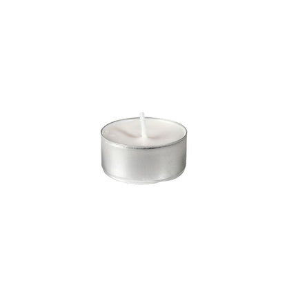 Una candela tealight Duni (Ø39 mm, bianco, 6 ore di durata) dal pacco da 30 della Duni GmbH si trova al centro su uno sfondo bianco semplice, ha un involucro di metallo e uno stoppino non acceso.