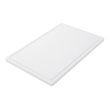 Das Haug Bürsten KG SCHNEIDEBRETT GROß, PE, RUTSCHFEST, 600X400X20MM ist ein großes, rechteckiges, weißes Schneidebrett mit rutschfester Oberfläche und erhöhtem Rand, das schräg vor einem weißen Hintergrund abgebildet ist - ideal für den täglichen Gebrauch in der Küche.
