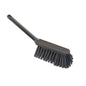 Die Haug Bürsten KG HANDBESEN, WEICH, 310MM, GESCHLITZT ist eine schwarze, handgeführte Reinigungsbürste mit langem Griff und weichen, geschlitzten Borsten, ideal für Reinigungsaufgaben, abgebildet auf weißem Hintergrund.