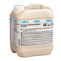 Beigefarbener 5-Liter-Kunststoffbehälter der Johannes Kiehl KG Kiehl Prisma Steinprotektor Steinpflege mit deutschem Info-Etikett, ideal zum Schutz von Steinböden; im Karton mit 2 Flaschen (je 5 L).
