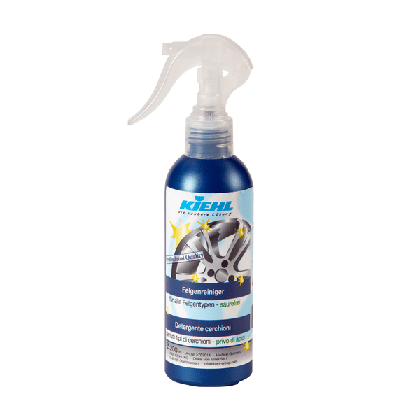 La bouteille de 200 ml du nettoyant pour jantes sans acide Johannes Kiehl KG avec tête de pulvérisation et étiquette bleu-blanc avec motifs de jantes est disponible en cartons de 30 bouteilles.
