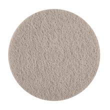 Abgebildet ist ein rundes, flaches Kiehl Litho-Pad 4.0 17 Zoll (43,2cm) der Johannes Kiehl KG mit hellgrauer, strukturierter Oberfläche von oben; ideal für die professionelle Reinigung. Die Packung enthält 5 Stück.