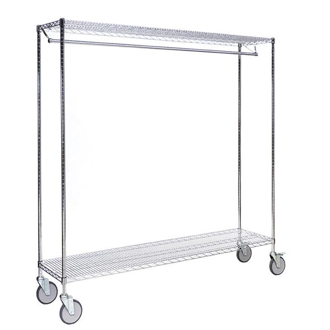 Der Novocal Kittelständer aus Präzisionsstahl, vernickelt und hochglanzverchromt, bietet auf vier Rollen eine horizontale Hängestange und ein Drahtfach, ideal für mobile Kleideraufbewahrung in medizinischen Einrichtungen.