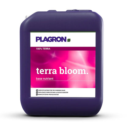 Eine große, dunkelviolette Flasche des Plagron Terra Bloom-Nährstoffs von Bertels B.V. fällt mit ihrem auffälligen „Terra Bloom“-Etikett auf. Ideal für die Blütenbildungsphase, ist es die perfekte Wahl für Blütendünger.