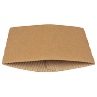 Une housse à café « Java Jacket » de couleur marron, proposée par Abena Re-Seller GmbH, adaptée aux gobelets de 24 et 33 cl. Striée pour une meilleure prise en main et une protection des mains. Vendue en paquets de 100 pièces ; idéale pour protéger vos mains des boissons chaudes.