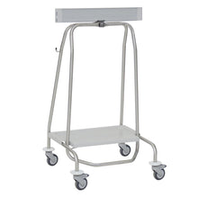 Der Novocal Edelstahl-Abfallsammler "Genius" verfügt über einen Metallrohrrahmen, vier Lenkrollen, eine rechteckige Bodenplatte und eine obere Metallstange für eine dauerhafte Konstruktion und hygienische Abfallentsorgung. Marke: Novocal.