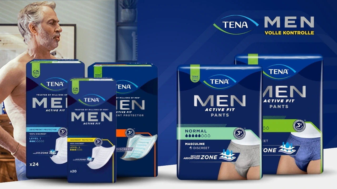 Werbebild für TENA Men Inkontinenzprodukte: Links ein erwachsener Mann mit grauen Haaren und Bart in Unterwäsche, der selbstbewusst steht. Rechts mehrere Verpackungen von TENA Men Active Fit Einlagen und Pants in verschiedenen Größen und Saugstärken. Oben rechts das Logo „TENA MEN – volle Kontrolle“ vor blauem Hintergrund.