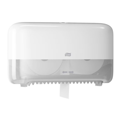 Le distributeur à double rouleau Tork 558040 pour papier toilette midi sans mandrin Elevation T7 de TORK - Essity Professional Hygiene Germany GmbH présente un design blanc avec une partie inférieure translucide qui libère deux rouleaux de papier toilette midi à l'intérieur. Le distributeur est équipé en bas d'un bord dentelé pour un détachement facile, soulignant l'aspect écologique de votre salle de bain.
