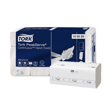Auf der Verpackung von Tork PeakServe® 100589 Endlos™ Handtücher Advanced H5 1-lagig sind der Produktname und das Logo deutlich zu erkennen, begleitet von einer Abbildung der Einzeltuchentnahme. Umliegende Symbole betonen Merkmale wie hohe Kapazität und schnelle Entnahme. Die Verpackungsnummer 100589 ist deutlich zu erkennen.