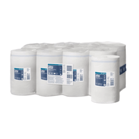 Plusieurs rouleaux de lingettes en papier polyvalentes Tork Xpress® Starke, dotées de la texture Advanced à deux couches, sont soigneusement disposés en deux rangées et conditionnés dans des emballages en plastique. Chaque rouleau est muni d'une étiquette bleue et blanche comportant des informations sur le produit et des symboles, le tout sur un fond blanc uni.