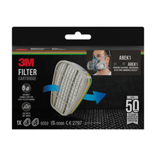 Eine 3M™ Filterpatrone 6059, ABEK1-Kombinationsfilter (1 Paar/Packung) der 3M Deutschland GmbH ist mit Produktbild, Modellnummer, einer Person mit Atemschutzmaske und über 50 Jahren Atemschutzerfahrung auf der Verpackung abgebildet.